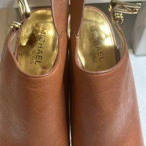 Preloved Michael kors peep toe sandal